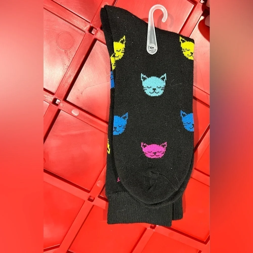 NEW NWT mens black cat socks 6-12‎ crew length